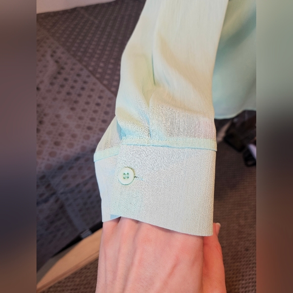 Acevog Mint Professional Blouse - Picture 2 of 8